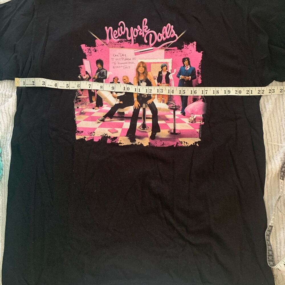 NWT NEW YORK DOLLS CONCERT BAND PHOTO TEE M - Picture 3 of 4